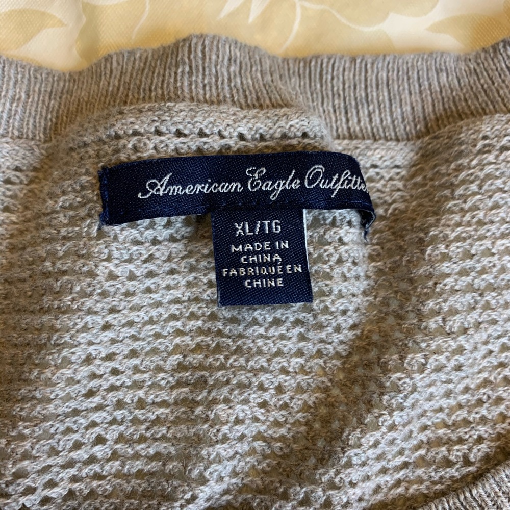 sweater - Picture 3 of 3